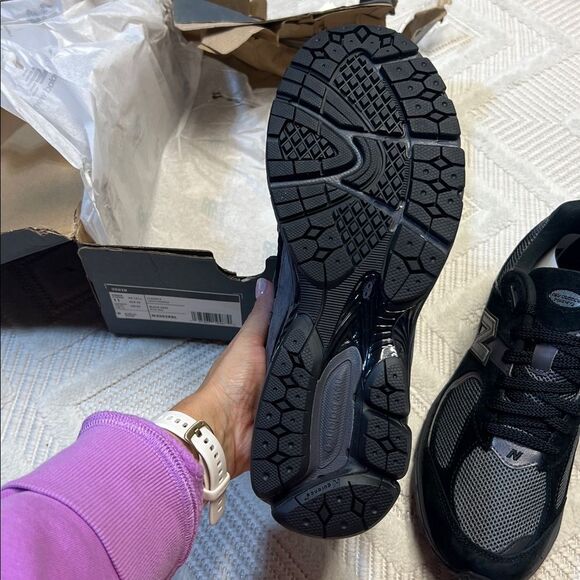 New Balance 2002R - Picture 7 of 11